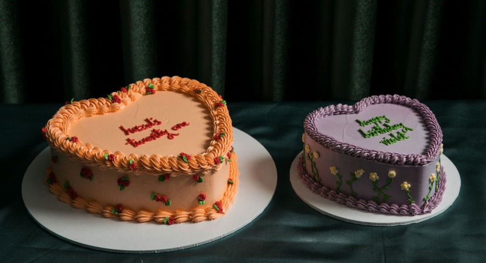 Daisy love heart cake