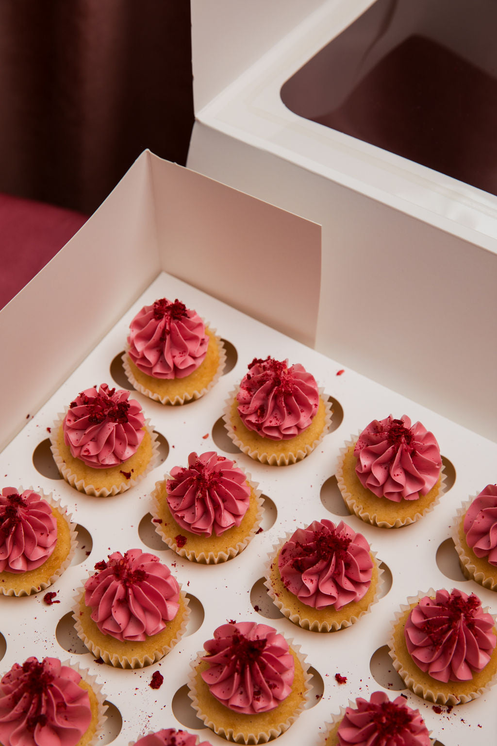 Mini Cupcakes - Vanilla and raspberry (24 pack)