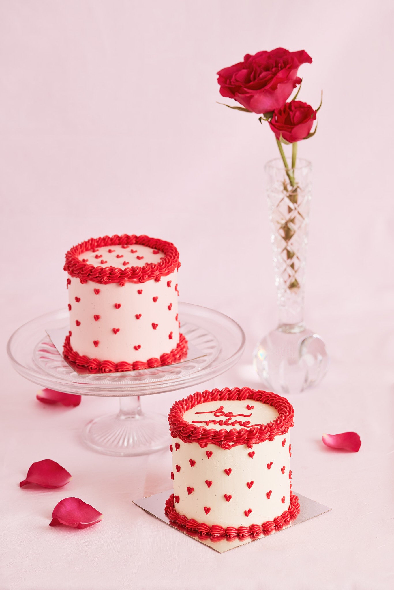 Mini white sweetheart cake - Red velvet