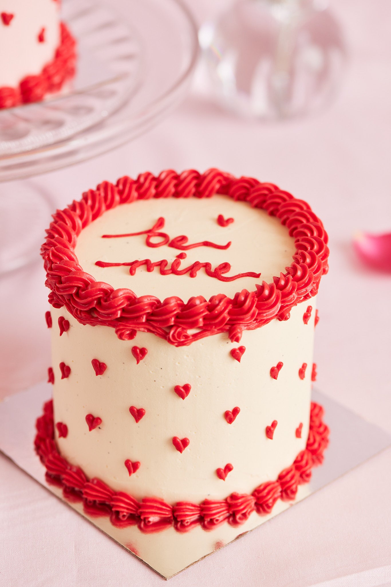 Mini white sweetheart cake - Red velvet